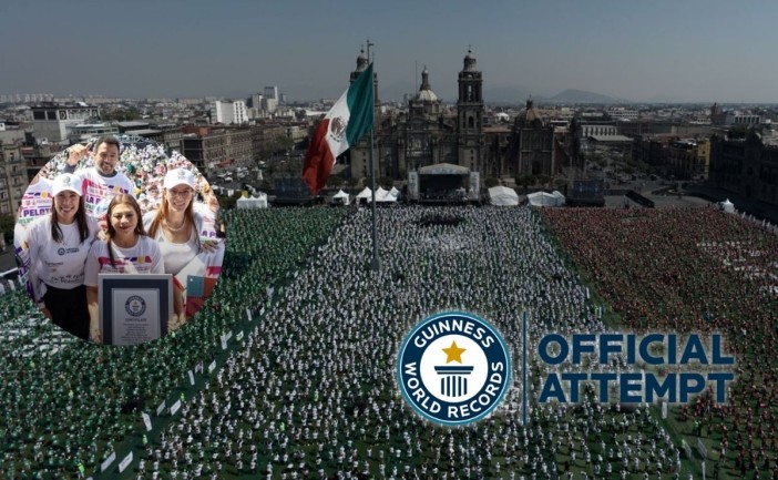 Mundial 2026: Zócalo de la CDMX rompe récord con clase de futbol más grande del mundo