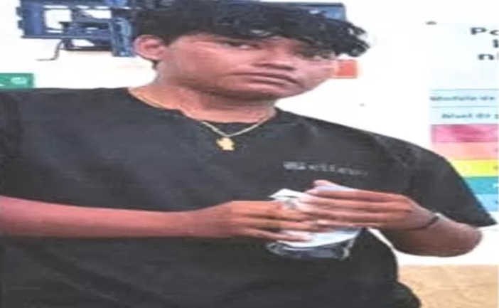  La Fiscalía de Quintana Roo emitió una Alerta Amber para localizar a José Jesús Pat Sarao, menor de edad reportado como desaparecido desde el 28 de abril en Chetumal. Autoridades piden apoyo ciudadano.