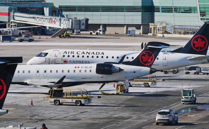 Air Canada suspende rutas por aumento del combustible