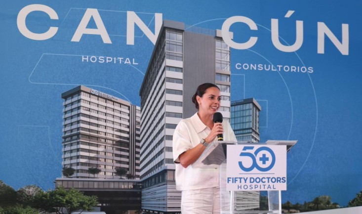 Cancún: Ana Paty Peralta a favor del proyecto '50 Doctors' para fortalecer la infraestructura médica