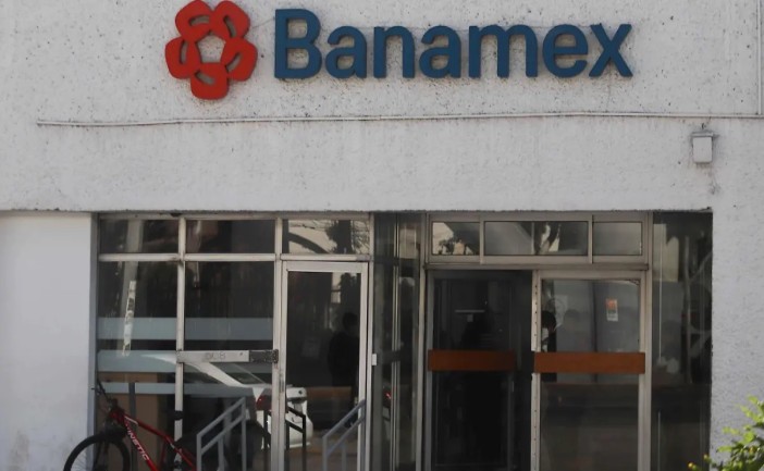  Banamex concretó una colocación de notas subordinadas por 1,300 millones de dólares en el extranjero. La operación busca reforzar su estructura financiera y respaldar planes de crecimiento de largo plazo.