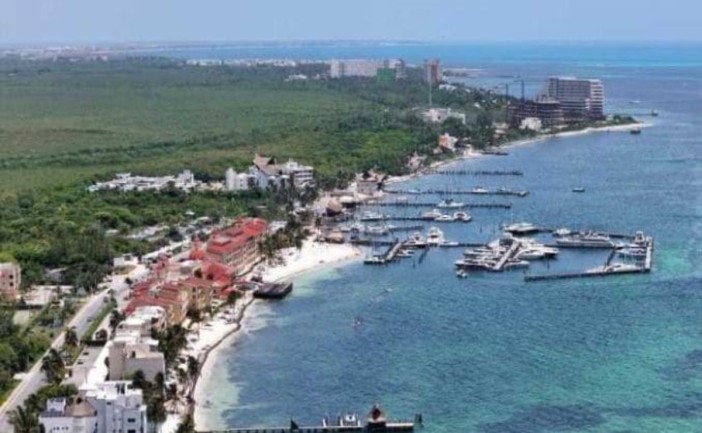 Cancún celebra 56 años de su fundación convertido en el destino turístico más importante de México. En más de cinco décadas, la ciudad ha pasado de ser un proyecto en una isla virgen a una metrópoli que impulsa el desarrollo económico de Quintana Roo y de toda la Península de Yucatán.