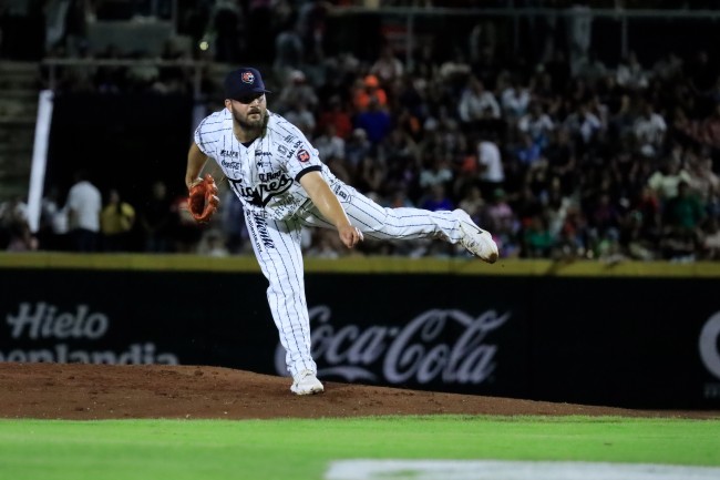 Los Tigres de Quintana Roo iniciaron la Temporada 2026 de la Liga Mexicana de Beisbol con una victoria dramática al vencer 1-0 a los Bravos de León en el Estadio Beto Ávila de Cancún, gracias a un walk-off en la novena entrada.
