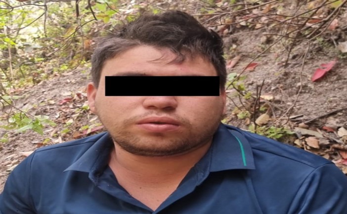Aureliano Guzmán Loera, conocido como “El Guano” y hermano del exlíder del narcotráfico Joaquín “El Chapo” Guzmán, volvió a colocarse en el centro de la atención pública tras operativos federales en la sierra de Sinaloa y Durango. Aunque inicialmente circularon versiones sobre su captura, autoridades confirmaron que el despliegue logró detener a varios integrantes de su grupo criminal, pero no al presunto líder.