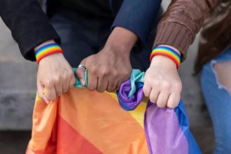 Autoridades educativas señalaron que los planteles CBTIS en Quintana Roo se han convertido en espacios seguros contra el acoso escolar, especialmente para estudiantes de la comunidad LGBT, gracias a programas de capacitación y promoción del respeto a la diversidad.