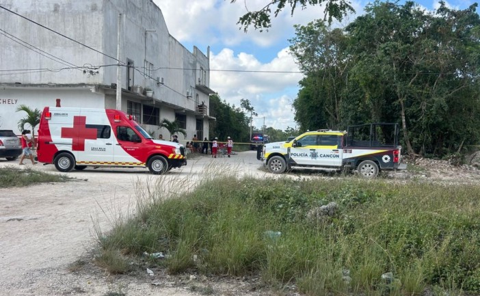 Frente a su familia, ejecutan a un hombre en camino de terracería en Cancún