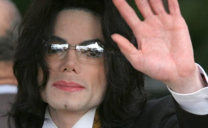 Herederos de Michael Jackson enfrentan nueva demanda por presunto abuso sexual y manipulación