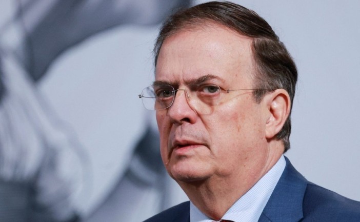 Hijo de Marcelo Ebrard vivió en Embajada de México en Londres, revelan