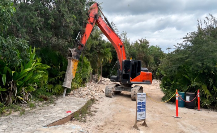La Profepa informó que aún no ha sido notificada oficialmente sobre el amparo otorgado a Royal Caribbean para retirar la clausura de las obras de demolición del proyecto Perfect Day en Mahahual, por lo que los sellos siguen colocados mientras se analizan posibles acciones legales.