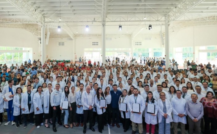 Quintana Roo recibe a 123 especialistas al IMSS para la atención médica en el estado