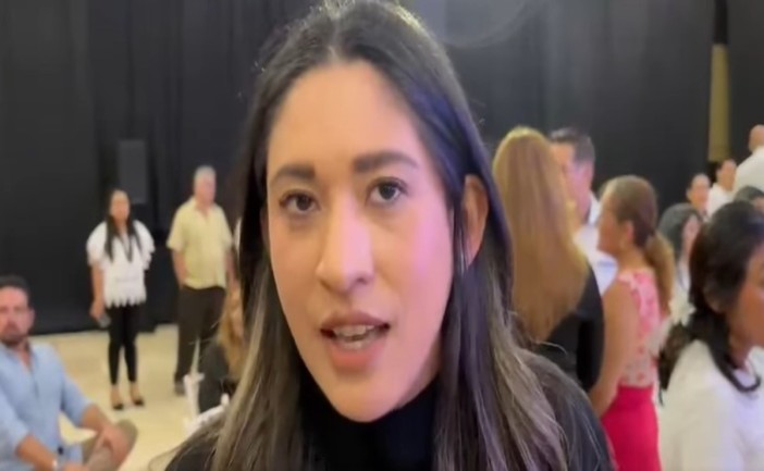 La titular de la Secretaría de las Mujeres en Quintana Roo, Esther Burgos Jiménez, aclaró que el programa social “Mujer es Poder” está destinado únicamente a mujeres biológicas en situación de vulnerabilidad. Señaló que sus declaraciones anteriores fueron sacadas de contexto y que solo se analiza, a nivel de diálogo, la atención a otros sectores.