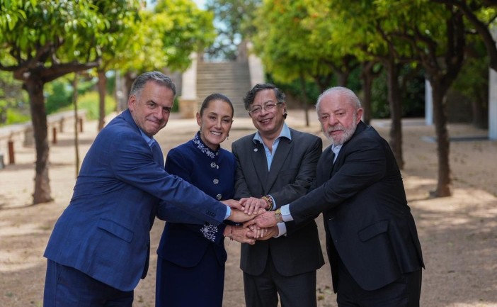 Sheinbaum comparte foto con Lula, Petro y Orsi en Cumbre de España