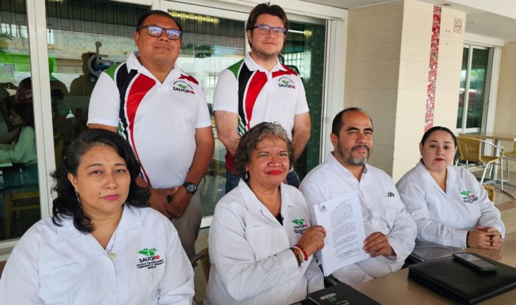Trabajadores sindicalizados de la Universidad Autónoma del Estado de Quintana Roo anunciaron que buscarán un aumento salarial del 20 por ciento durante las negociaciones que iniciarán en mayo. El Sindicato de Trabajadores Académicos y Administrativos ya presentó un emplazamiento a huelga, fijado para el 31 de mayo, en caso de no alcanzar un acuerdo con la rectoría.