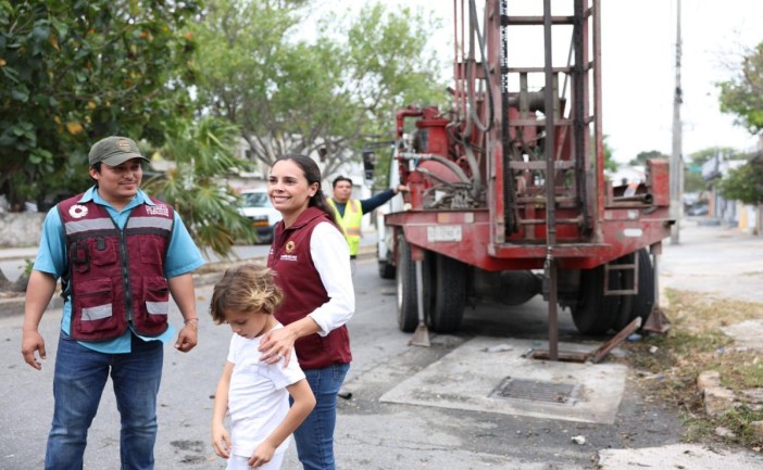 Ana Paty Peralta instruye brigadas preventivas en Cancún