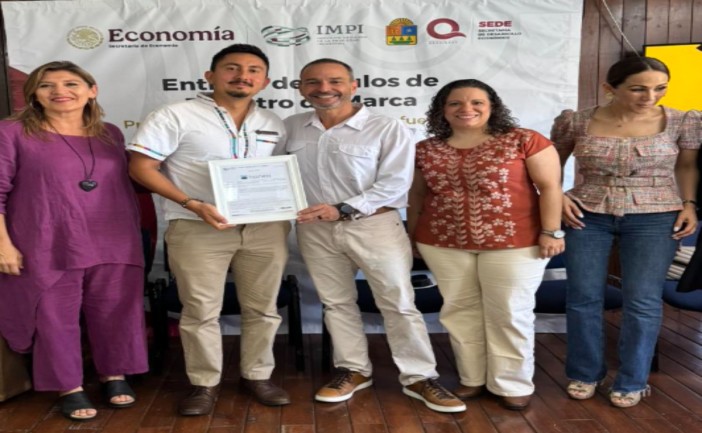 SEDE impulsa la formalización empresarial con entrega de registros de marca en Quintana Roo