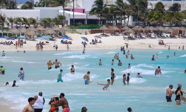 La ocupación hotelera en Quintana Roo registró una baja significativa al situarse en 65%, mientras disminuyen vuelos, turistas y reservas rumbo al verano y eventos internacionales.