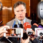 Critica subsecretario de Estado de EU a diputados de Morena por apoyar a Raúl Castro