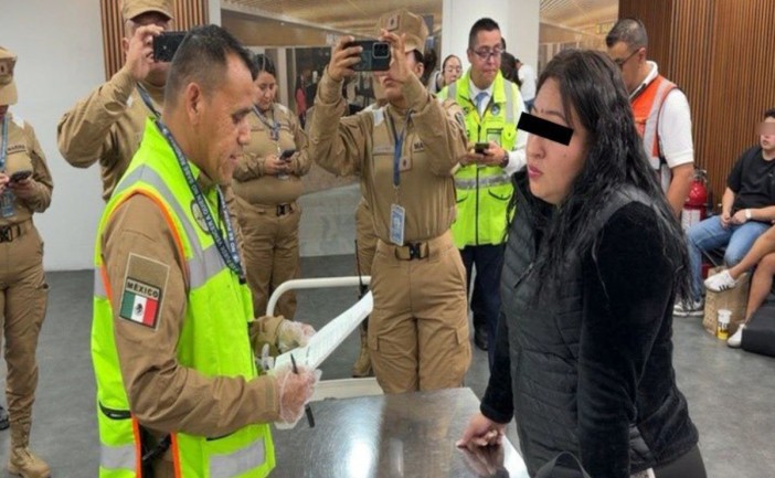 Una pasajera fue detenida en el Aeropuerto Internacional de la Ciudad de México tras encontrarle una pistola