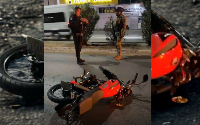 Motociclista extranjero choca contra valla en El Crucero de Cancún
