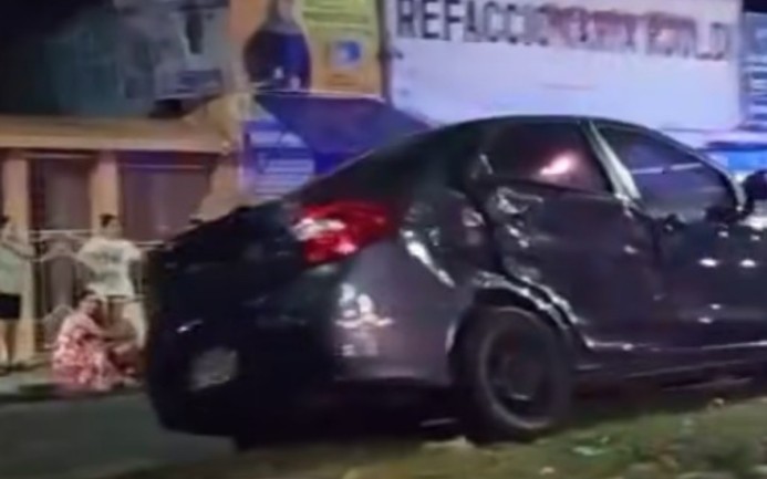 VIDEO: Captan a conductor dándose a la fuga tras choque en la avenida Independencia de Chetumal