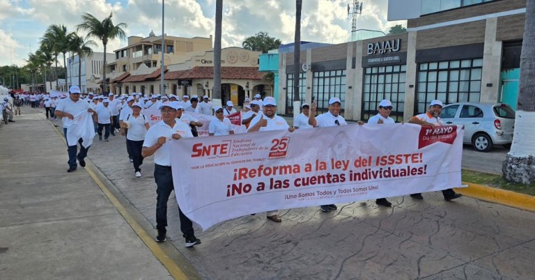 SNTE Quintana Roo exige aumento salarial y reforma al ISSSTE