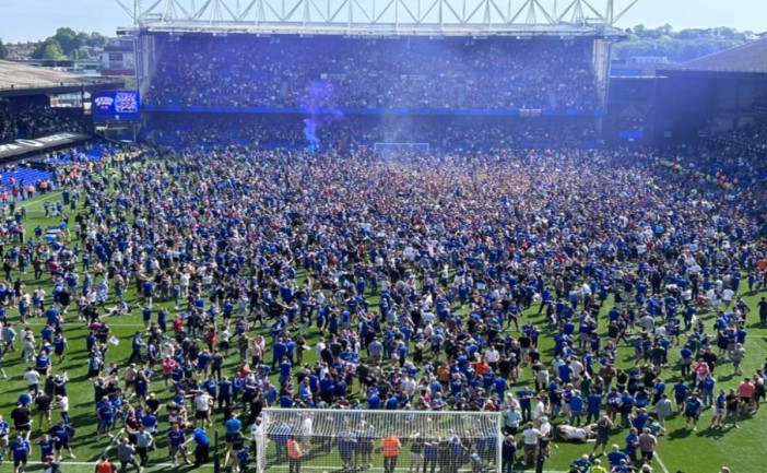 La increíble reacción de la afición del Ipswich Town al confirmarse su regreso a la Premier League | VIDEO