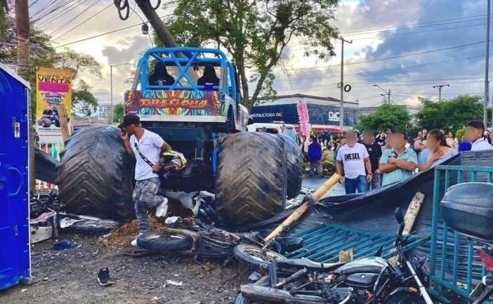 Accidente en espectáculo de Monster Truck deja dos muertos y numerosos heridos en Colombia