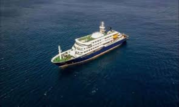 La Organización Mundial de la Salud confirmó casos de hantavirus a bordo de un crucero en el Atlántico, donde ya se reportan tres fallecimientos. Autoridades sanitarias han restringido el desembarco en África mientras se intensifica la vigilancia internacional.