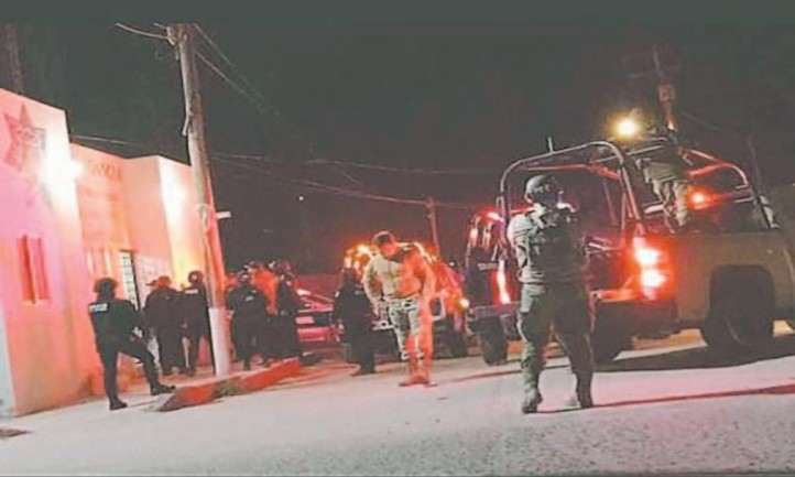 Un operativo conjunto encabezado por fuerzas federales y estatales permitió el aseguramiento de una camioneta con armas largas, equipo táctico y celulares en la zona poniente de José María Morelos. Los ocupantes lograron escapar hacia el monte luego de una persecución y detonaciones de arma de fuego en comunidades rurales.