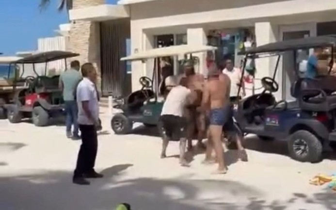 Turistas e isleños se agarran a golpes en Playa Mía, Isla Mujeres | VIDEO