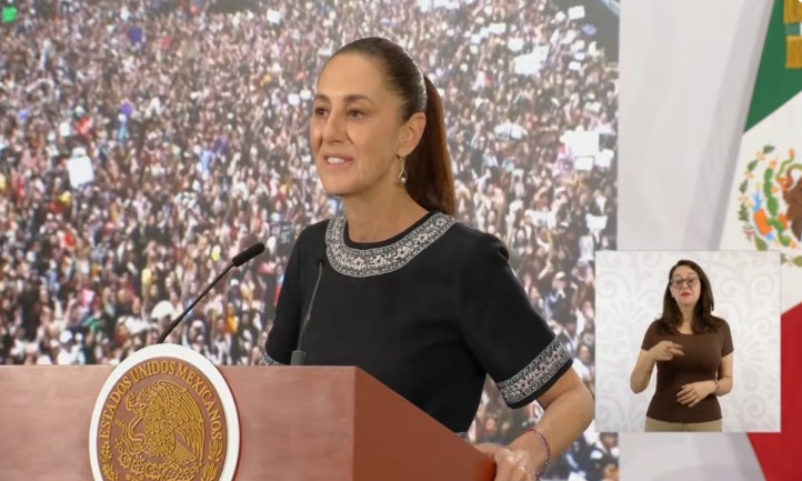 La presidenta de México, Claudia Sheinbaum, confirmó que la agrupación surcoreana BTS regresará al país en 2027 para ofrecer conciertos, luego de la visita que realizaron recientemente a Palacio Nacional y del multitudinario saludo que ofrecieron desde uno de sus balcones a miles de fans.
