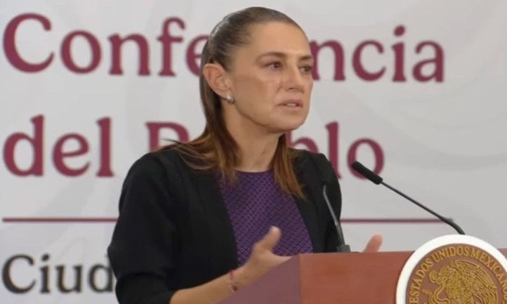 La presidenta Claudia Sheinbaum aseguró que el gobernador de Sinaloa, Rubén Rocha Moya, permanece en la entidad y criticó la difusión de rumores y desinformación en redes sociales y algunos medios. Durante su conferencia matutina, la mandataria afirmó que existe una campaña constante de propaganda política basada en “muchísimas mentiras”.