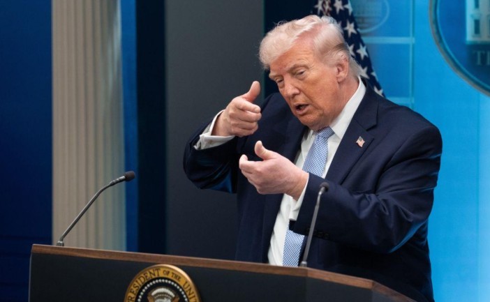 Trump amenaza con "bombardeos" a Irán si no llegan a un acuerdo