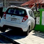 automóvil choca contra motociclista