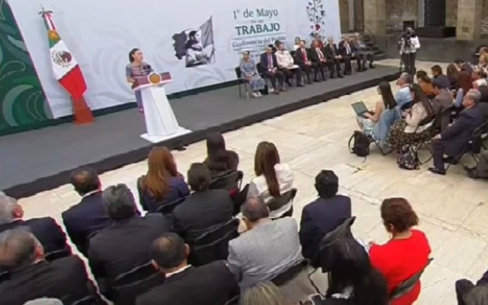 Sheinbaum niega reunión con López Obrador durante su visita a Palenque
