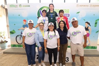 La presidenta municipal de Puerto Morelos, Blanca Merari Tziu Muñoz, encabezó una carrera ciclista de 25 kilómetros, promoviendo deporte y fortaleciendo la comunidad.