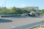 Tras perder el control del volante, la unidad salió de la carpeta asfáltica y se proyectó