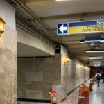 La estación Hidalgo del Metro de CDMX se moderniza con nueva iluminación decorativa, generando opiniones divididas entre los usuarios. Las obras continuarán hasta el Mundial 2026.