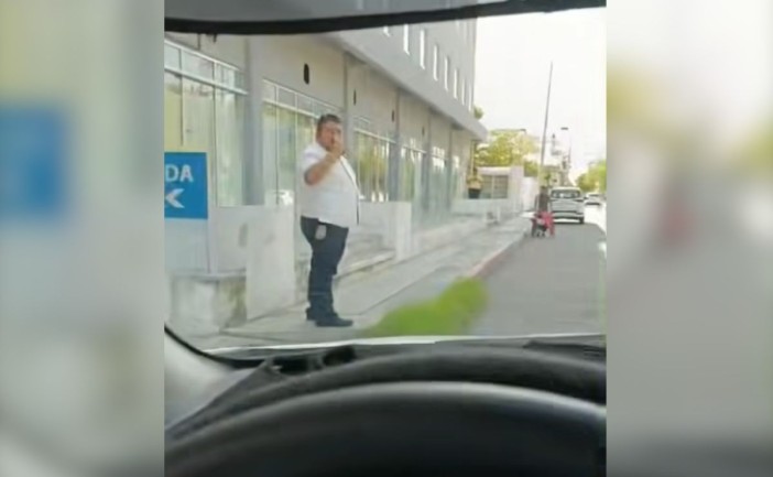 La disputa por el pasaje entre taxistas volvió a generar tensión en Playa del Carmen, luego de que este martes se reportara un nuevo conflicto en las inmediaciones de la terminal alterna.