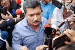 Marco Antonio Almanza Avilés, exjefe de la Policía de Investigación de Sinaloa, se convirtió en el tercero de 10 exfuncionarios señalados por autoridades estadounidenses en entregarse para enfrentar cargos relacionados con narcotráfico, armas y presuntos vínculos con el crimen organizado.