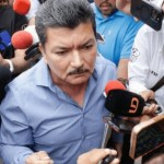 Marco Antonio Almanza Avilés, exjefe de la Policía de Investigación de Sinaloa, se convirtió en el tercero de 10 exfuncionarios señalados por autoridades estadounidenses en entregarse para enfrentar cargos relacionados con narcotráfico, armas y presuntos vínculos con el crimen organizado.