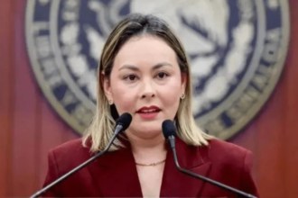 Yeraldine Bonilla Valverde fue nombrada gobernadora interina de Sinaloa tras la licencia temporal solicitada por Rubén Rocha Moya. Su trayectoria combina experiencia legislativa, trabajo social y cargos estratégicos dentro del gobierno estatal.